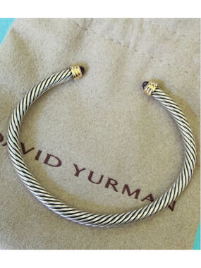 David Yurman CLASSIC CABLE BRACELET
Sterling Silver & 14K Gold and Amethyst, 5mm